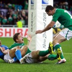 Ireland's Brian O'Driscoll celebrates his try with Rob Kearney.