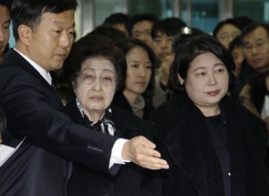 Former South Korean first lady Lee Hee-ho, centre, and Hyundai chairperson Hyun Jeong-eun travelling into North Korea today.