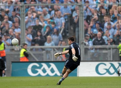 Stephen Cluxton kicks the winning point against Kerry.