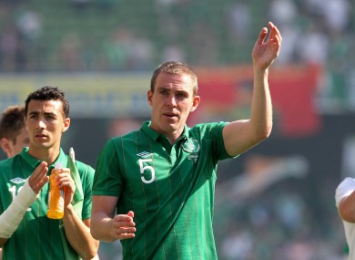 Richard Dunne and Stephen Kelly on a lap of honour.