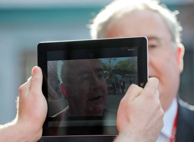Communications Minister Pat Rabbitte could take a picture of his own face if and when he gets an Oireachtas tablet