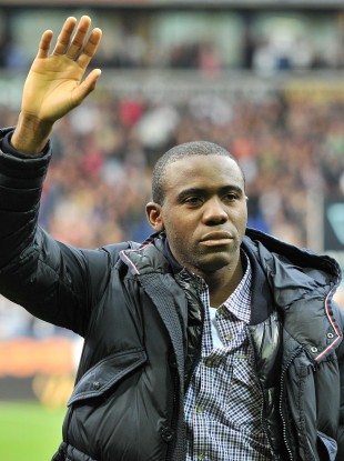 Bolton midfielder Fabrice Muamba has retired from playing professional football.