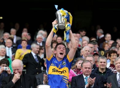 Bill Maher lifts the Irish Press Cup.