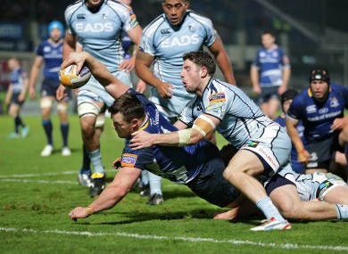 Cian Healy dives over to score a Leinster try.