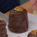 That's a pudding, make to resemble a walnut whip. Yes please. 